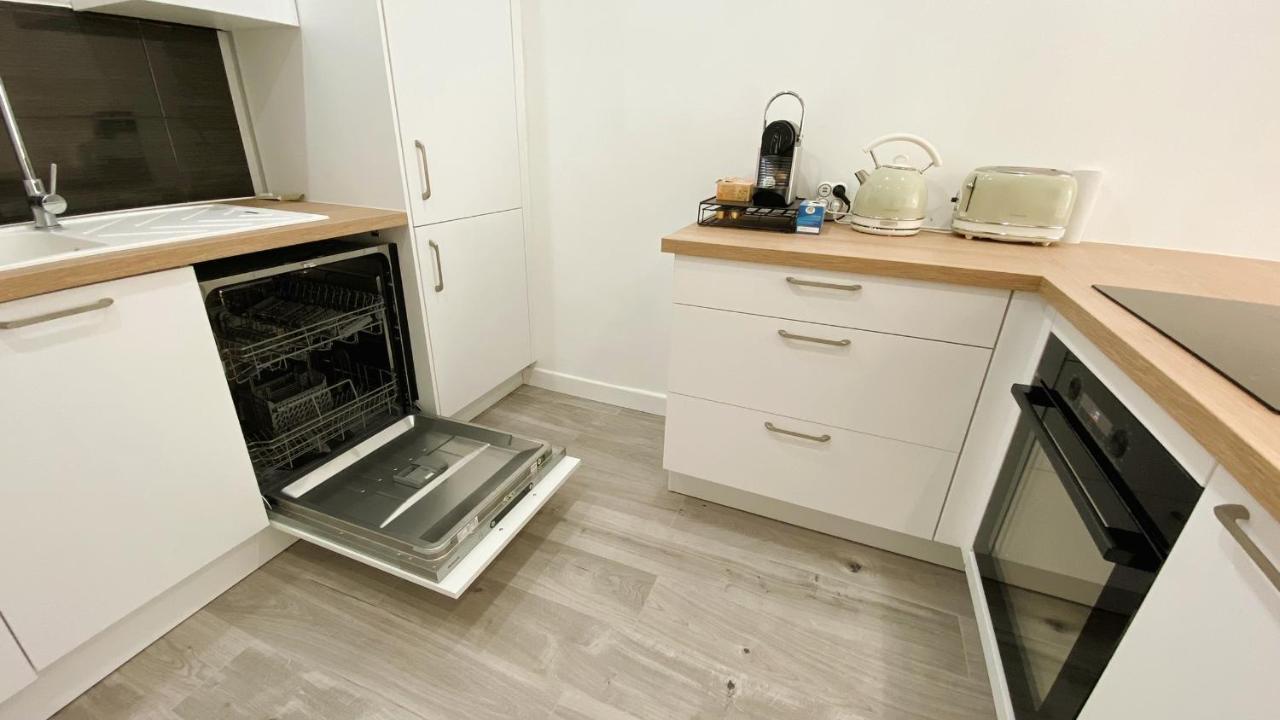 Appartement 1 Chambre proche de gare, plage, centre Antibes Extérieur photo