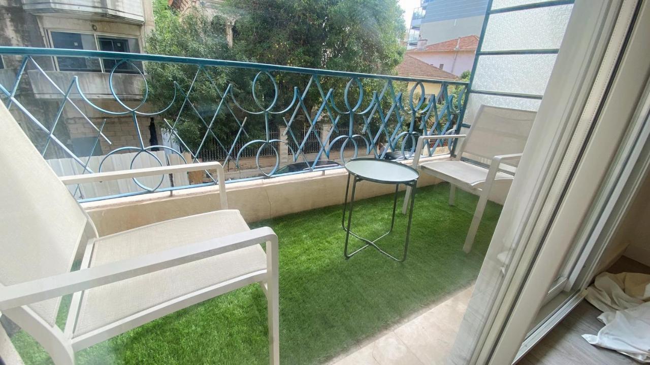 Appartement 1 Chambre proche de gare, plage, centre Antibes Extérieur photo